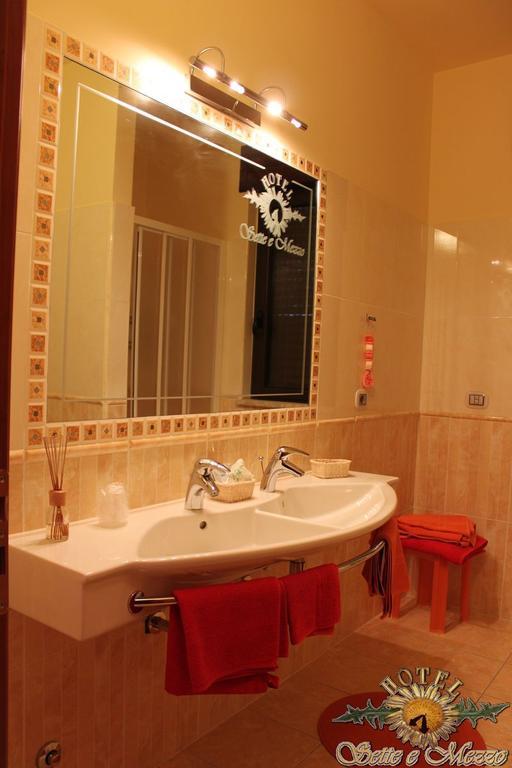 Hotel Sette E Mezzo Castelluccio Superiore Habitación foto