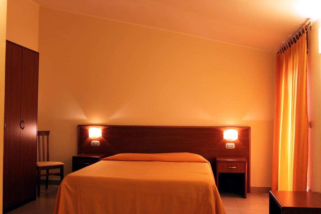 Hotel Sette E Mezzo Castelluccio Superiore Habitación foto